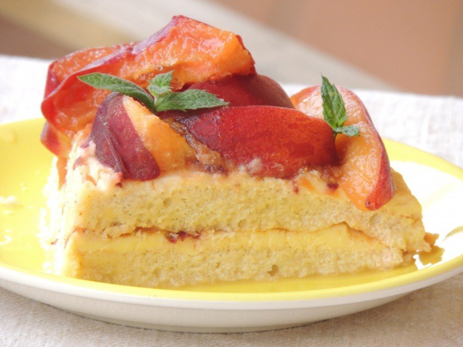 Torta Paleo con Crema, Mandorle e Pesche