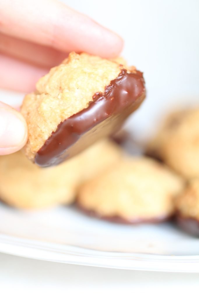 Amaretti Morbidi alle Nocciole e Cioccolato 