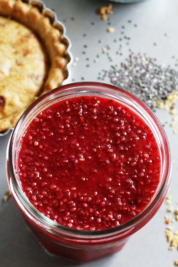 Marmellata-di-Fragole-con-Semi-di-Chia-(Senza-Zucchero)-(3w)