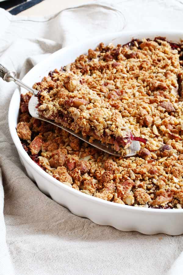 Crumble-senza-zucchero-con-bietole-rosse