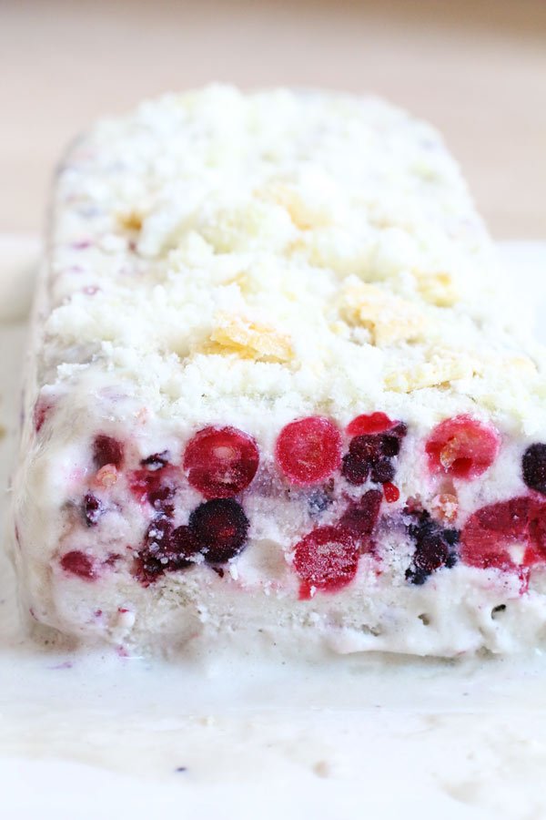 semifreddo-ai-frutti-di-bosco-senza-panna-con-meringa-senza-glutine