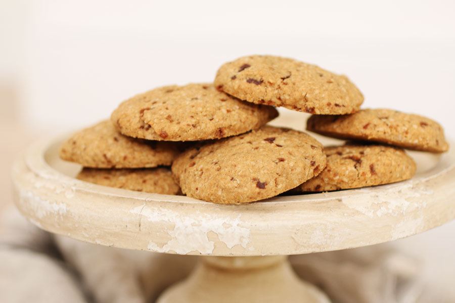 Biscotti con Farina di Sorgo e Gocce di Cioccolato Senza Zucchero