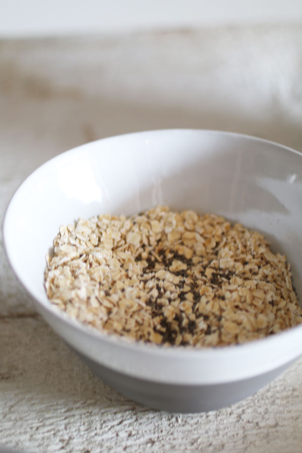 Crema di Fiocchi di Avena con Semi di Chia Senza Zucchero