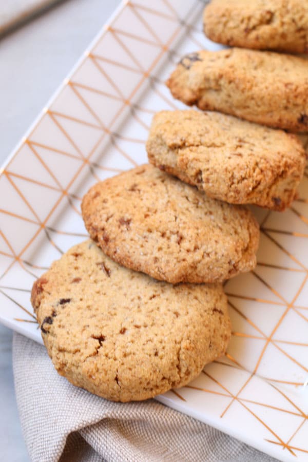 Biscotti con Farina di Chufa e Nocciole e Gocce di Cioccolato senza glutine